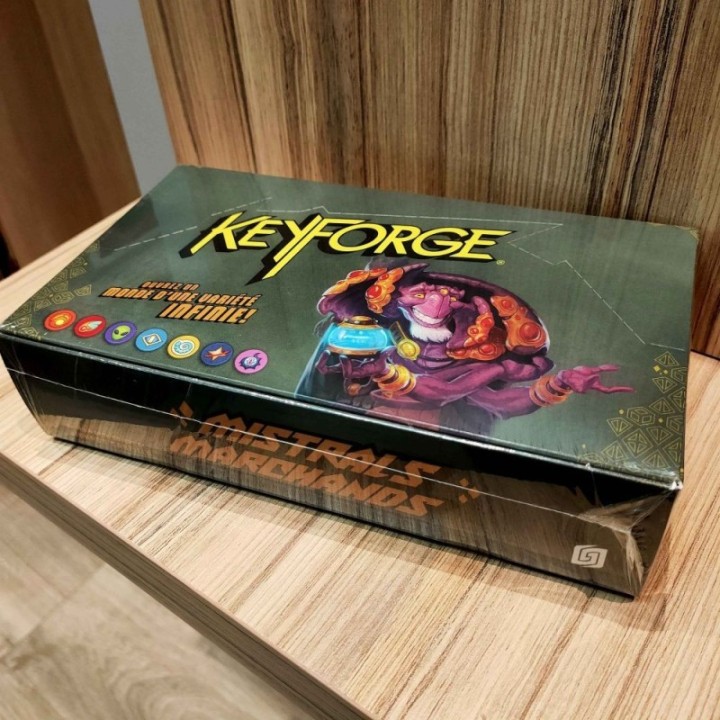 Display Keyforge - Mistrals Marchands